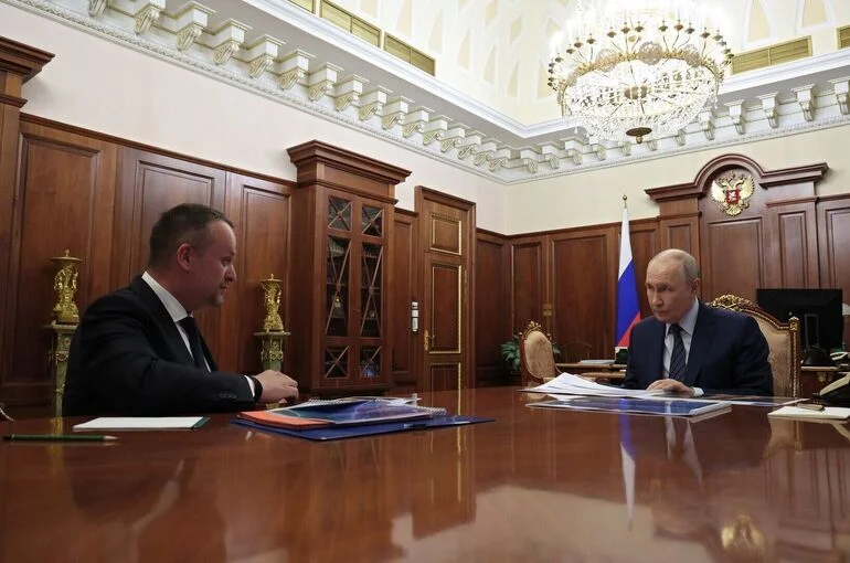 Никитин рассказал Путину, как создается первый высокоскоростной поезд