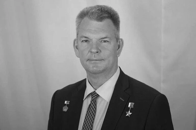 Умер летчик-космонавт, депутат Госдумы Александр Самокутяев