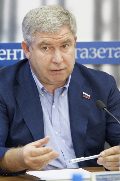 Сергей Есяков