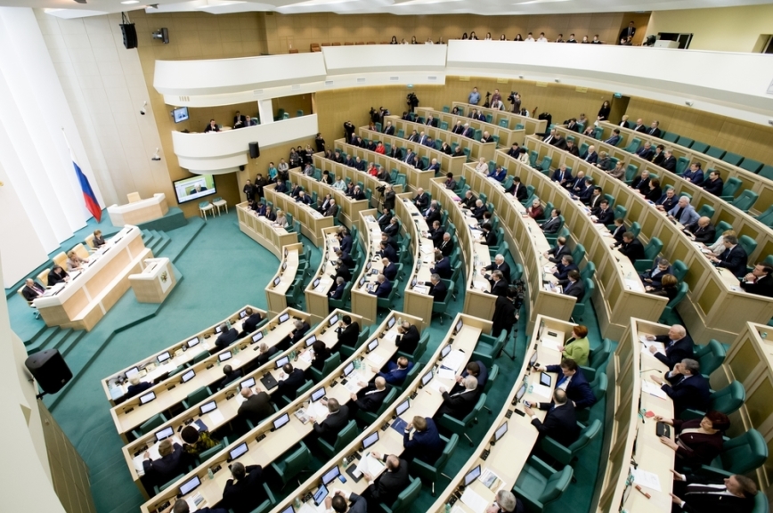 Совет Федерации одобрил поправки в бюджет на 2015 год