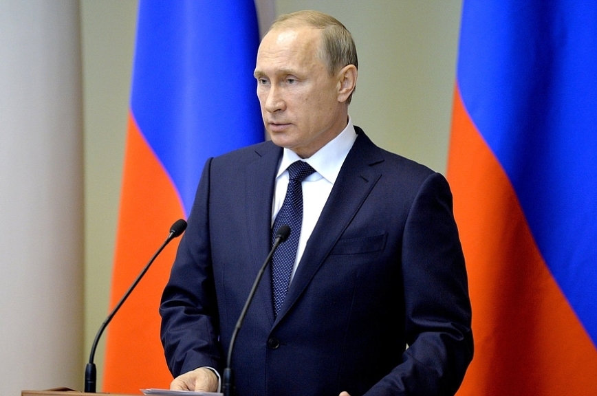 Владимир Путин призвал парламентариев противостоять попыткам фальсификации истории