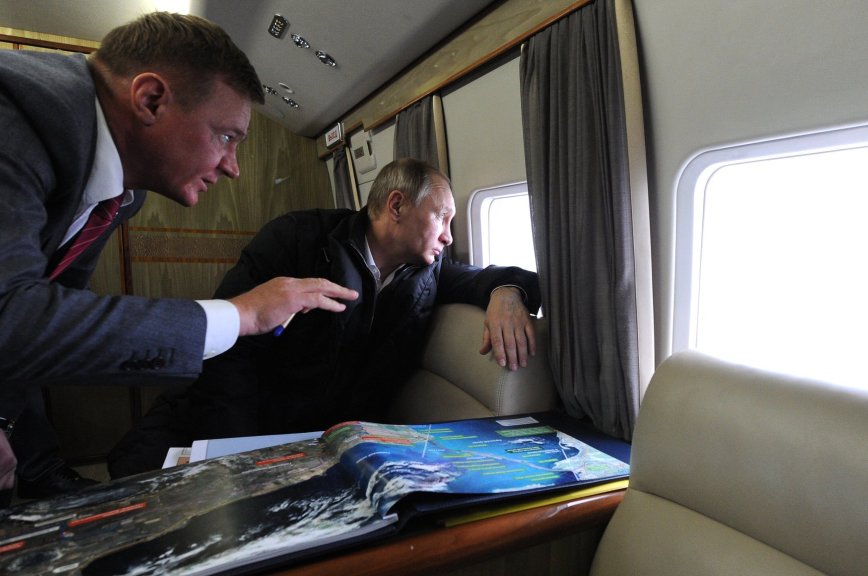 Владимир Путин осмотрел строительство моста через Керченский пролив