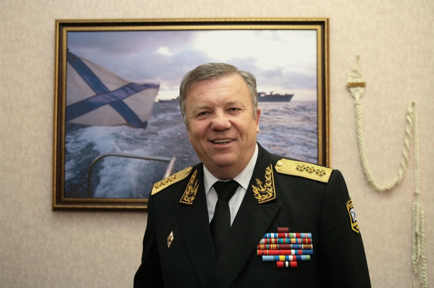 Защита своей отчизны - первейший долг, выполнение которого для каждого — дело чести