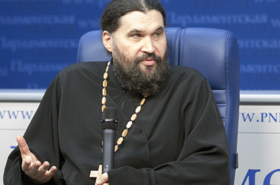 Проректор Православного Свято-Тихоновского гуманитарного университета Георгий Ореханов: Духовный авторитет должен быть строгим