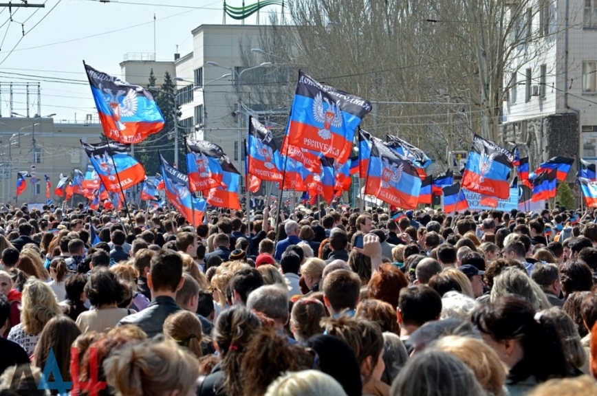 Всё громче глас: отдать Донбасс!