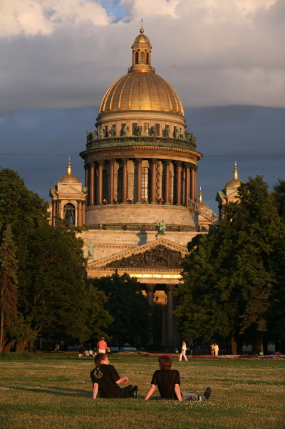 Петербургские депутаты предлагают новый закон о передаче храмов церкви