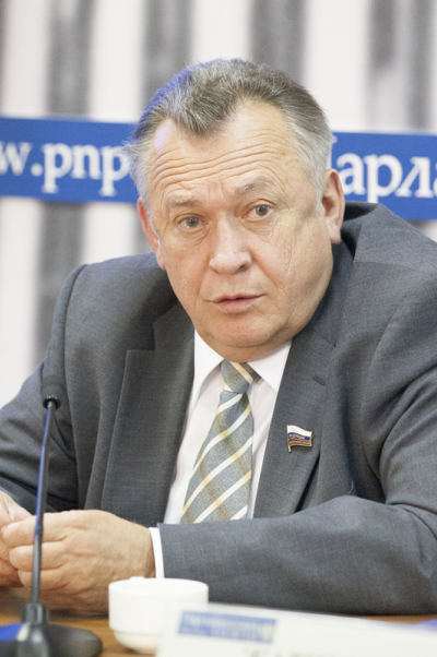 Олег Пантелеев: Сильные кандидаты на посты сенаторов могут «вытащить» на должный уровень своих губернаторов