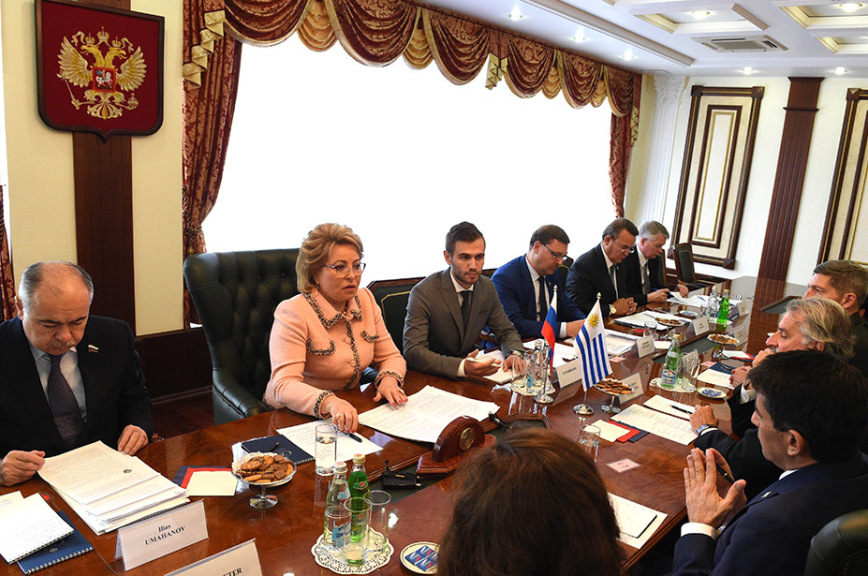 Верхние палаты парламентов России и Уругвая подписали соглашение о сотрудничестве