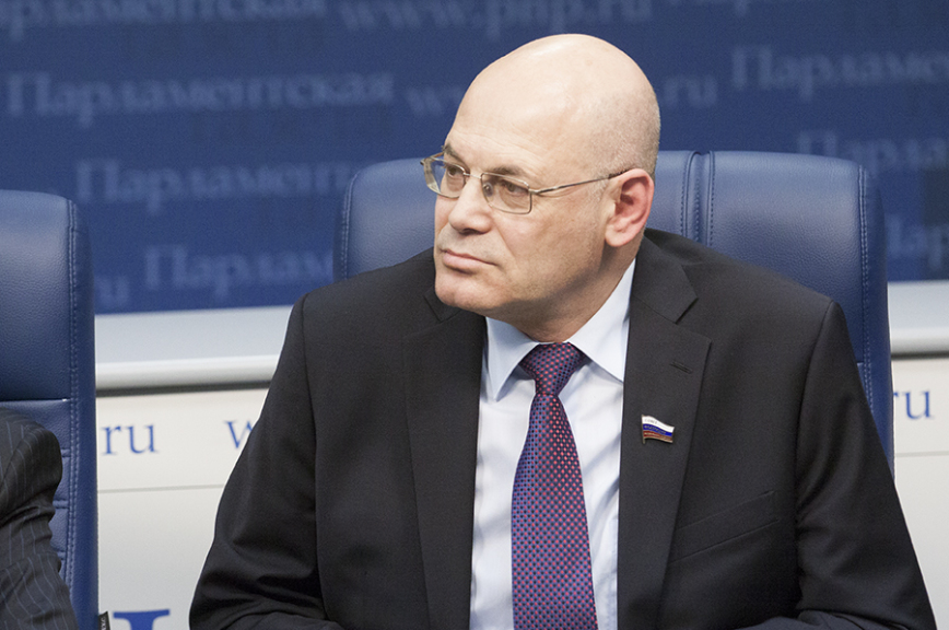 Сенатор Владимир Круглый заподозрил в тенденциозности доклад Счётной палаты по оптимизации здравоохранения