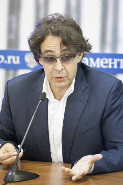 Игорь Костиков