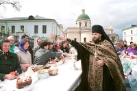 Пасху празднуют все, кто чтит традиции