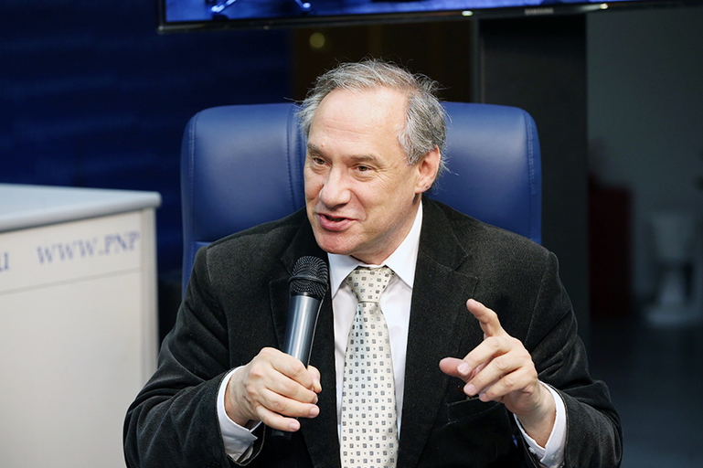 Руководитель исследовательского Центра «НИФИ», профессор кафедры «Макроэкономическое регулирование» Финансового Университета при Правительстве РФ Игорь Варьяш