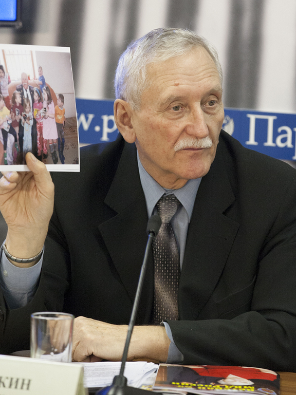 Первый заместитель Председателя Российского Совета ветеранов Органов внутренних дел и внутренних войск, генерал-лейтенант внутренней службы Игорь Астапкин