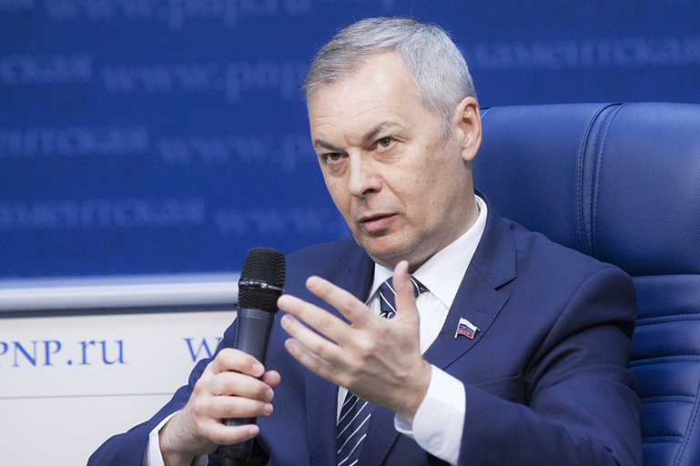 Заместитель председателя Комитета Госдумы по делам общественных объединений и религиозных организаций Александр Тарнавский