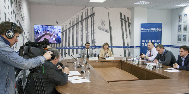 Участники дискуссии