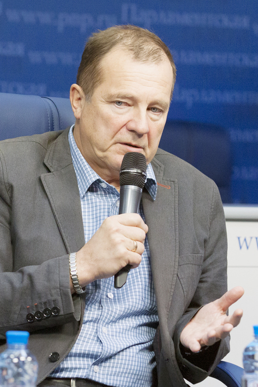 Первый заместитель председателя Комитета Совета Федерации по федеративному устройству, региональной политике, местному самоуправлению и делам Севера Сергей Катанандов