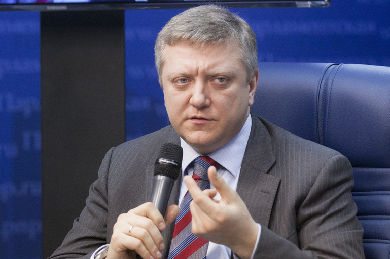 Заместитель председателя Комитета Госдумы по конституционному законодательству и государственному строительству Дмитрий Вяткин