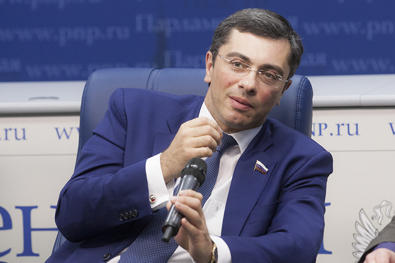 Первый заместитель председателя Комитета Госдумы по промышленности Владимир Гутенев