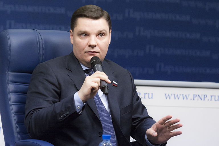 Член комитета Государственной Думы по энергетике Андрей Крутов