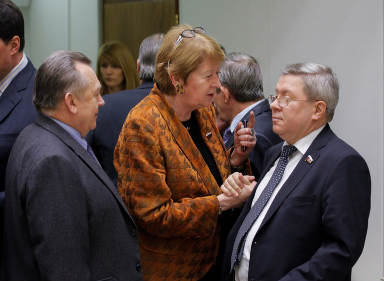 Перед заседанием