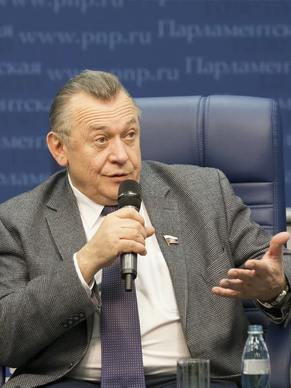 Первый заместитель Председателя Комитета Совета Федерации по регламенту и организации парламентской деятельности Олег Пантелеев