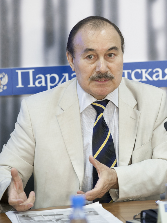 Заместитель Председателя Комитета Совета Федерации по по обороне и безопасности Рудик Искужин