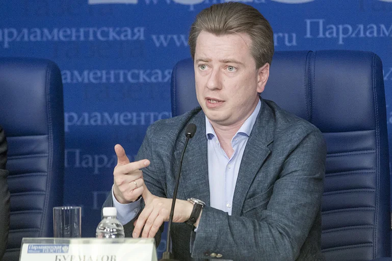 Первый заместитель председателя Комитета Госдумы по образованию Владимир Бурматов