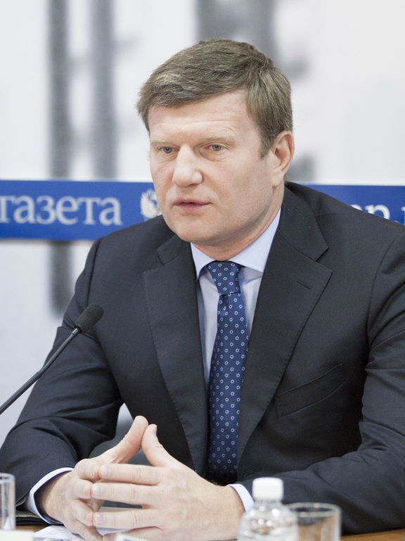 Член комитета Государственной Думы по промышленности, координатор межпарламенсткой группы по сотрудничеству с парламентом республики Казахстан Олег Савченко