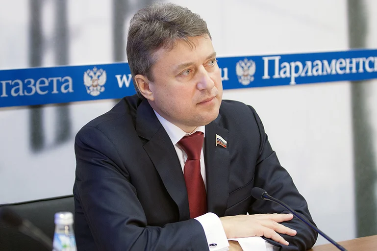 Член Комитета Государственной Думы по безопасности и противодействию коррупции, председатель Постоянной комиссии Парламентской ассамблеи ОДКБ по вопросам обороны и безопасности Анатолий Выборный