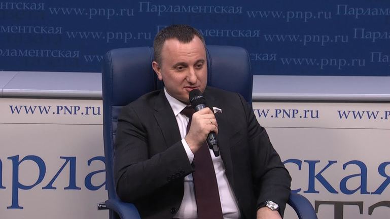 Член Комитета Госдумы по бюджету и налогам Антон Ищенко 