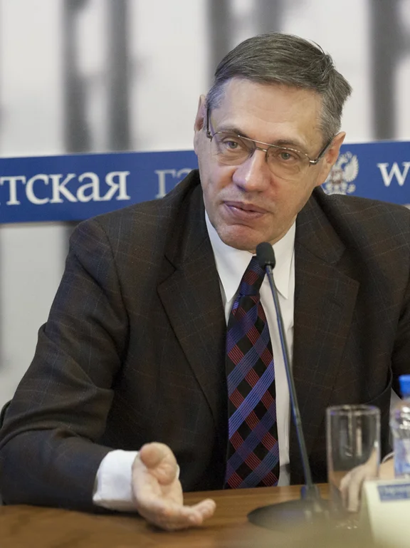 Заместитель Директора Института Дальнего Востока РАН, руководитель Центра экономических и социальных исследований Китая ИДВ РАН, доктор экономических наук, профессор Андрей Островский