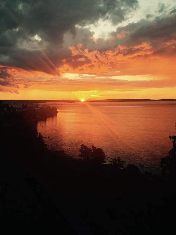 Закат на Онежском озере