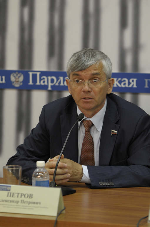 Координатор Депутатской группы по связям с парламентом Словацкой Республики, член комитета Госдумы по охране здоровья Александр Петров