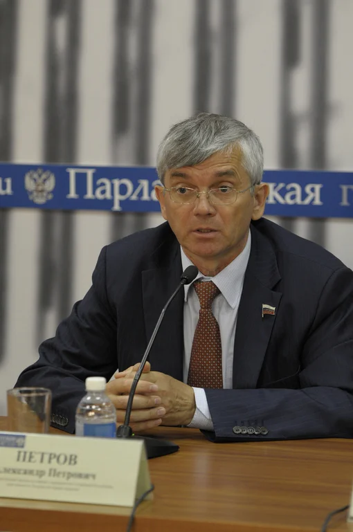 Координатор Депутатской группы по связям с парламентом Словацкой Республики, член комитета Госдумы по охране здоровья Александр Петров