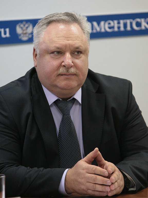 Член Комитета Государственной Думы по земельным отношениям и строительству Олег Валенчук