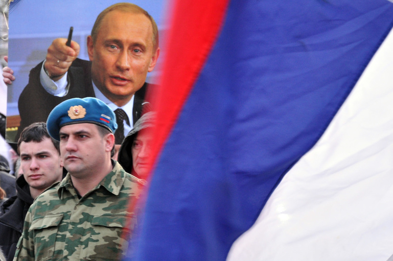 Митинг в поддержку России в борьбе против проявлений национализма на Украине состоялся 3 марта у посольства РФ в Белграде. 