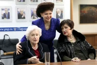 Сенатор Валентина Петренко, актриса Зинаида Кириенко и заслуженный деятель искусств РСФСР Ирина Александровна Антонова