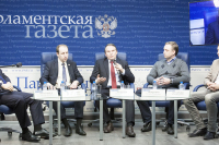 Участники дискуссии