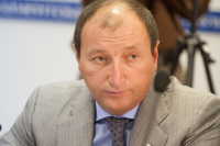 Член Комитета Госдумы по собственности Заур Аскендеров