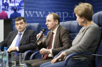 Участники дискуссии