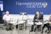 Участники дискуссии