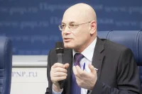 Член Комитета Совета Федерации по социальной политике, заслуженный врач РФ Владимир Круглый