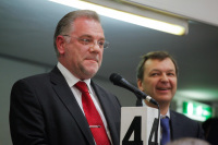 Директор корпорации Ростехнологии Дмитрий Шугаев и Андрей Яцкин