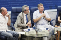 Участники дискуссии