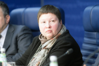 Елена Сутормина