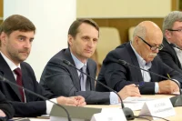 Вице-спикер Госдумы Сергей Железняк, глава нижней палаты парламента Сергей Нарышкин и председатель комитета по культуре Станислав Говорухин