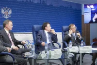 Участники дискуссии