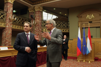 Сергей нарышкин и Лоран Мазар в холее Люксембургского парламента