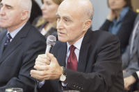 Заведующий отделом литературы народов Российской Федерации и СНГ Института мировой литературы РАН, заслуженный деятель науки Республики Дагестан Казбек Султанов