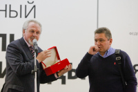 Павел Гусев наградил Валерия Малеева